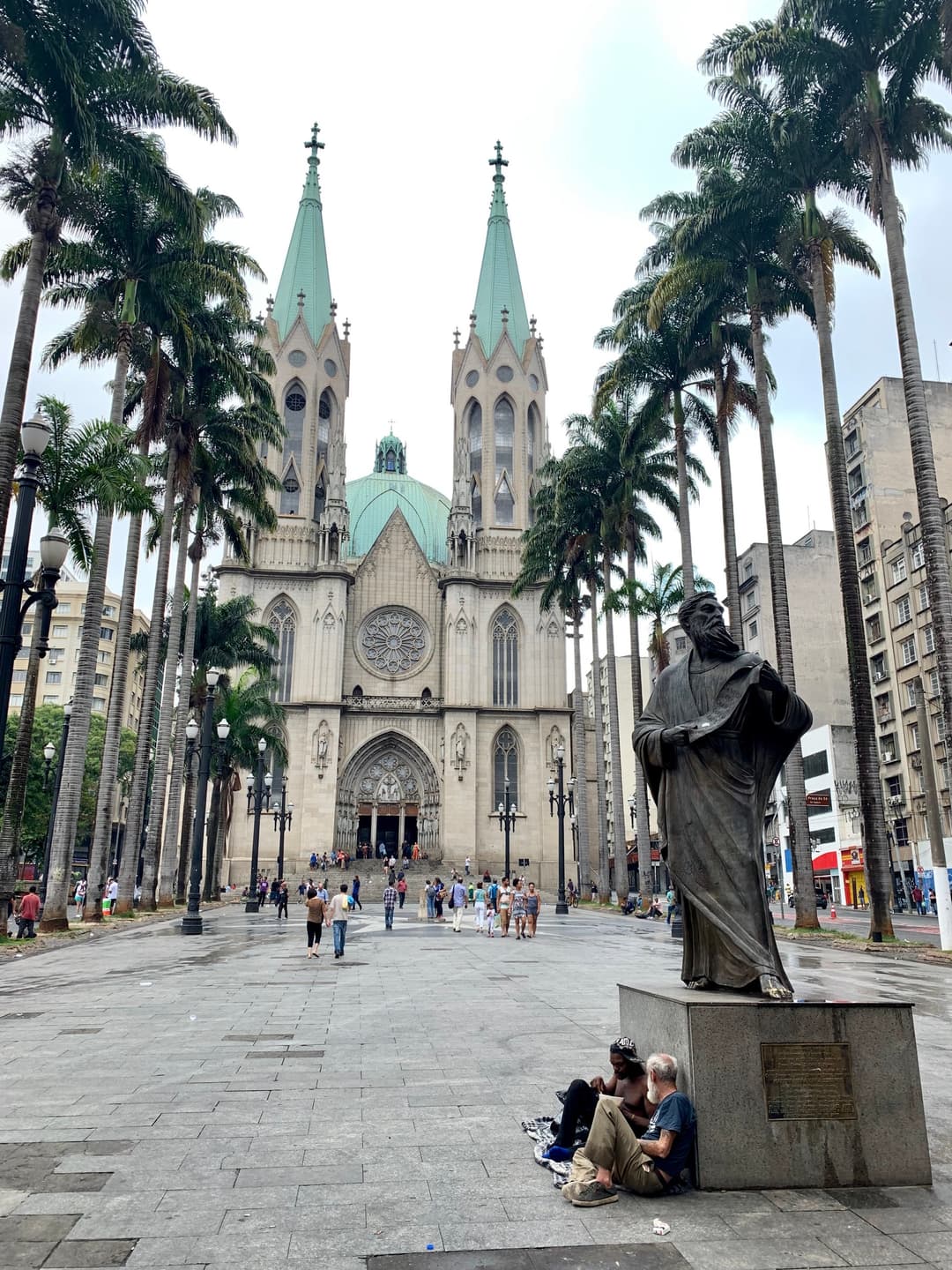 Front exterior view of Catedral da Sé and twin spires from Praça da Sé.
