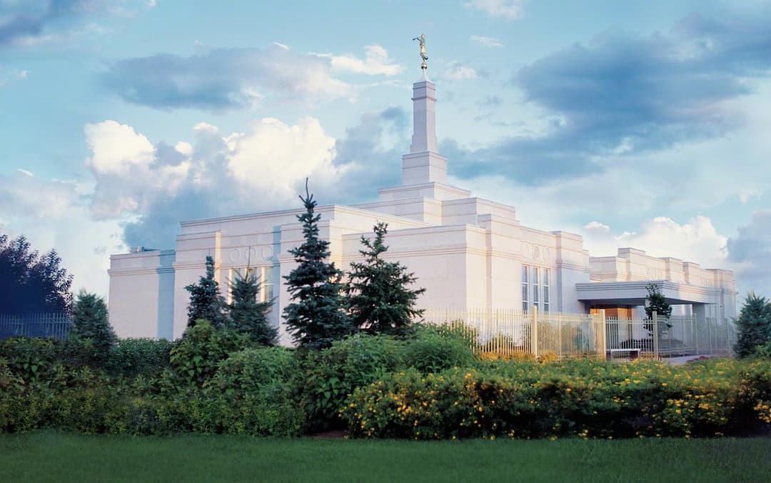 Exterior view of the Regina Saskatchewan Temple and landscaped grounds.