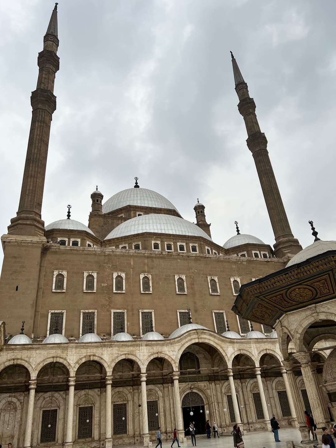 位于埃及开罗萨拉丁城堡的穆罕默德·阿里清真寺。