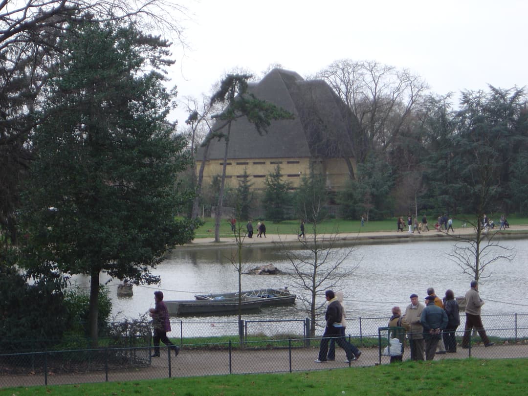 View of the Grande Pagode across Lac Daumesnil