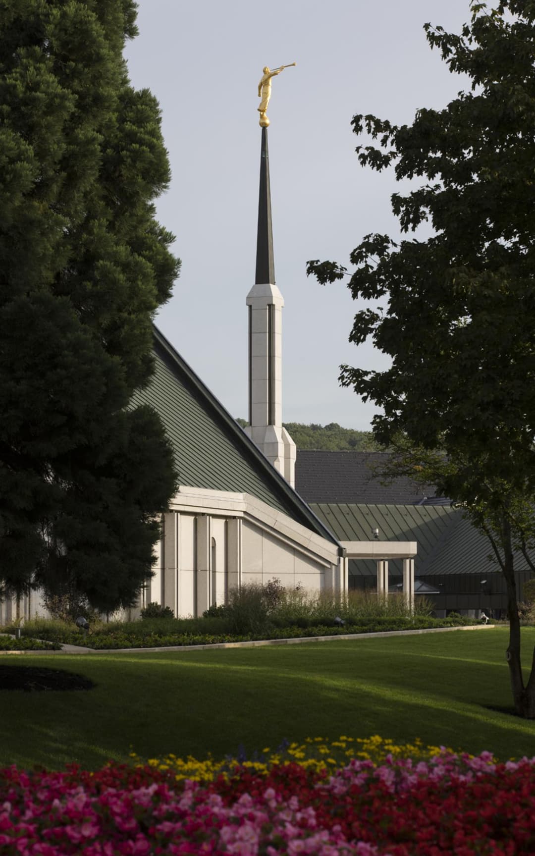 The Frankfurt Germany Temple reflecting the sky at dusk.