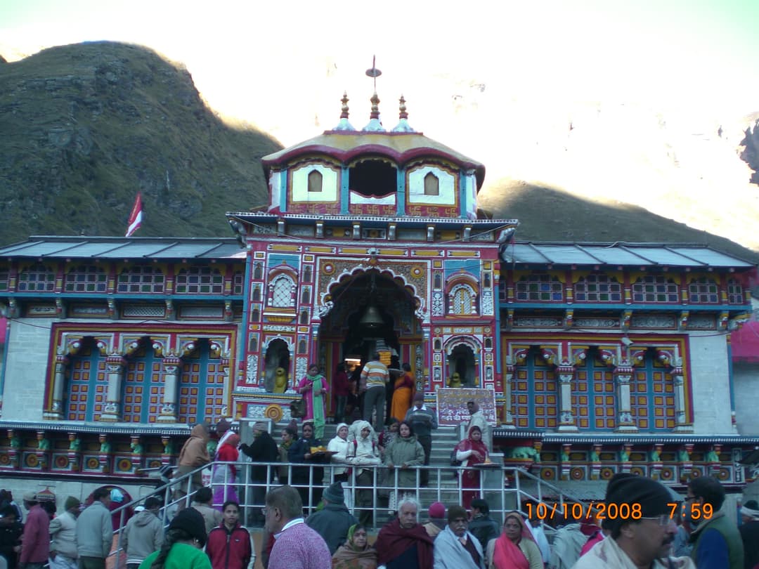 Front entrance of Badrinath Temple with pilgrims in the morning