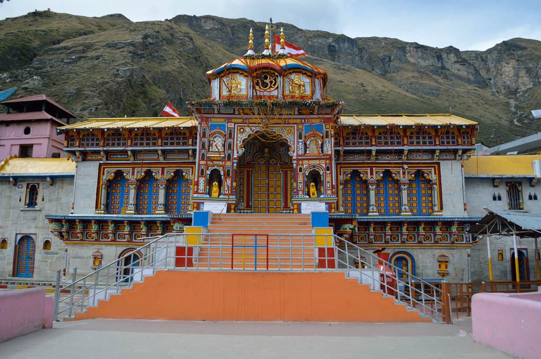 Front facade and arched entrance of Badrinath Temple