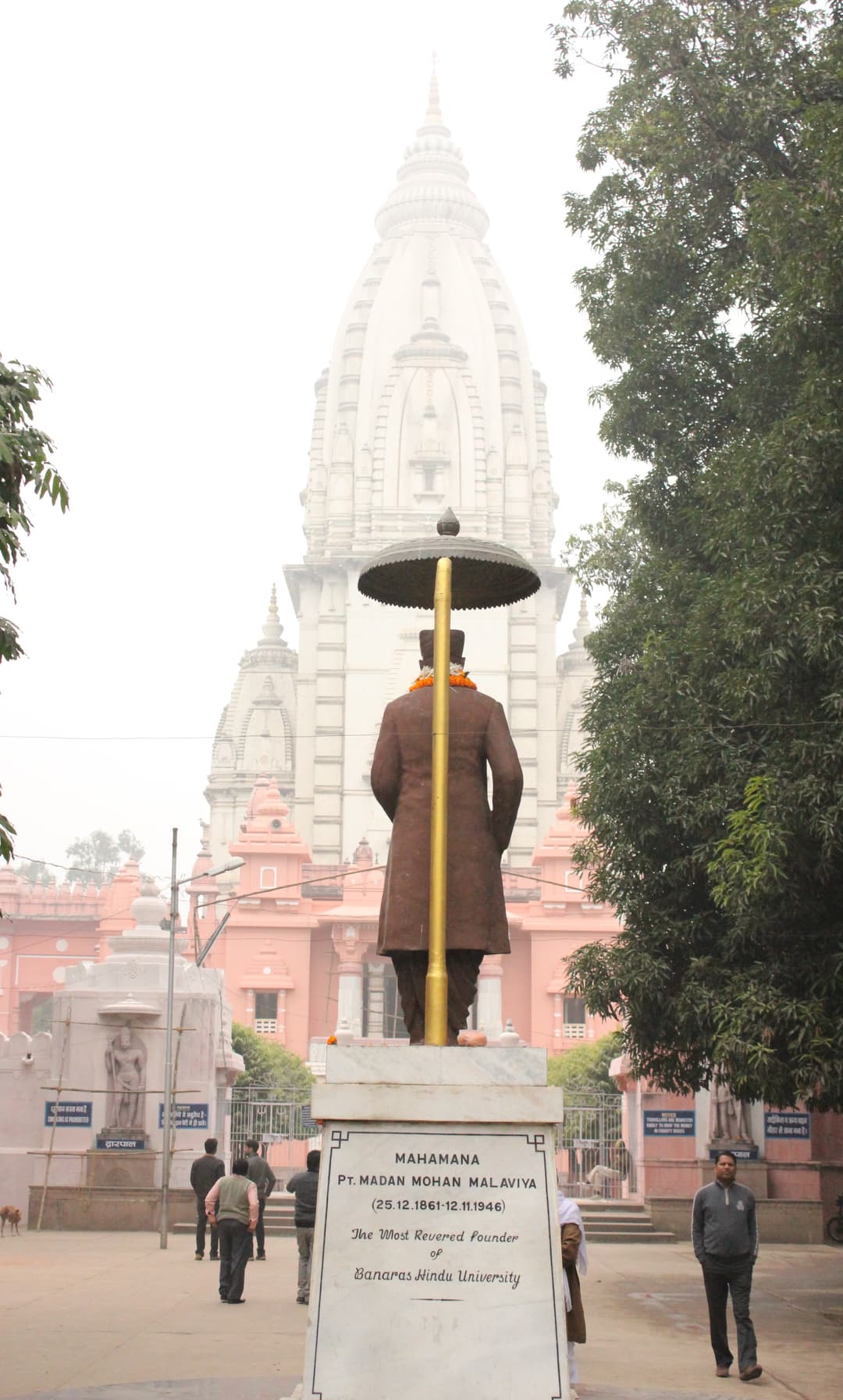Statue of Madan Mohan Malaviya before the New Vishwanath Temple shikhara.