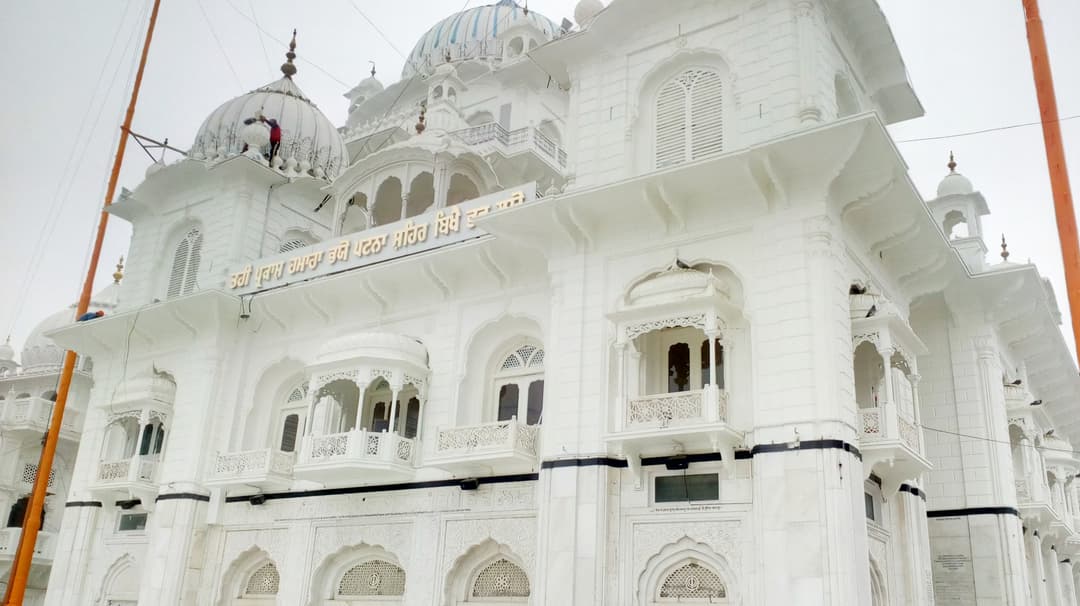 Una vista serena del complesso del Gurdwara