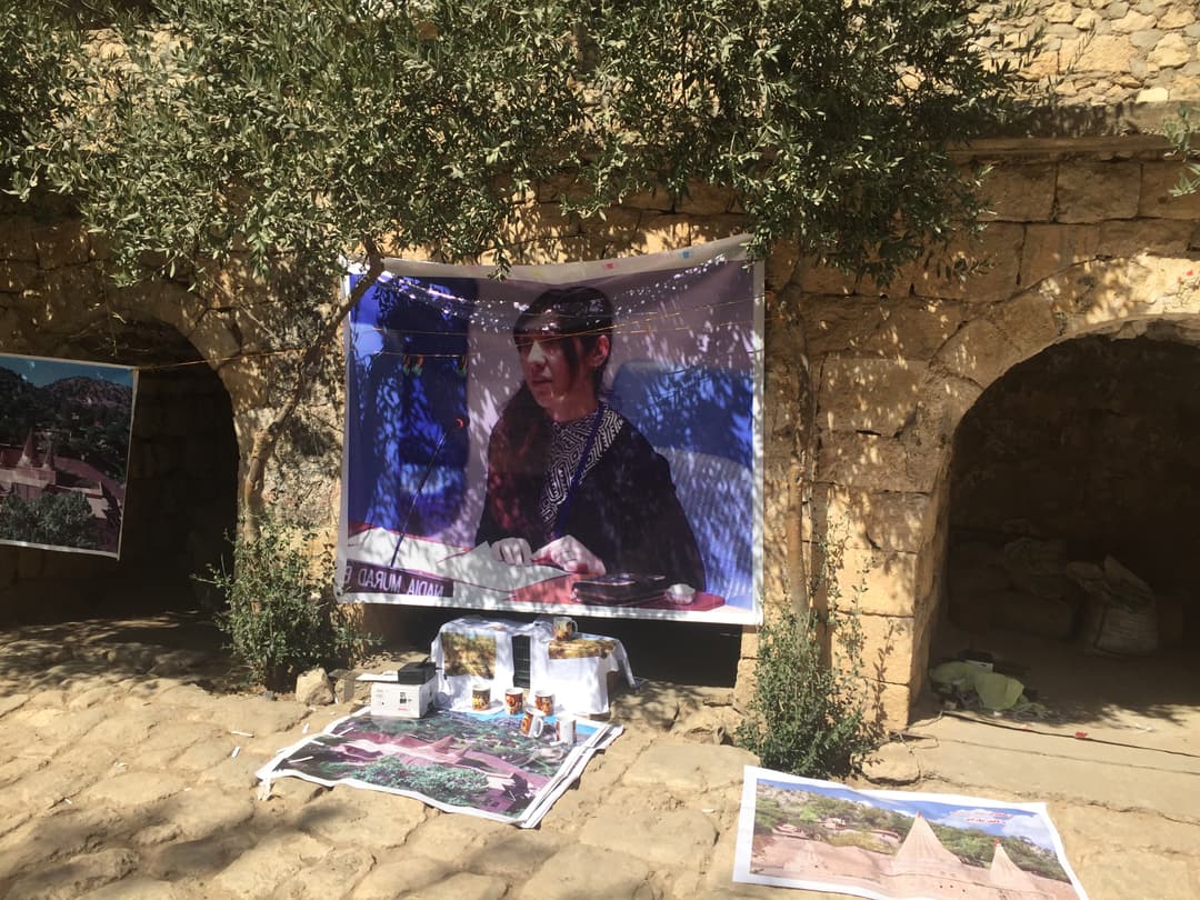 Les pèlerins se rassemblent à Lalish pour des cérémonies religieuses.