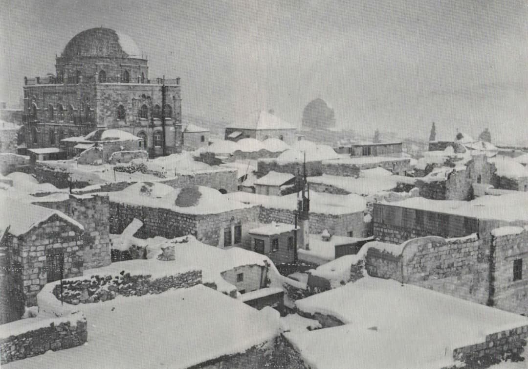 Reconstruction efforts underway at the Tiferet Yisrael Synagogue site.
