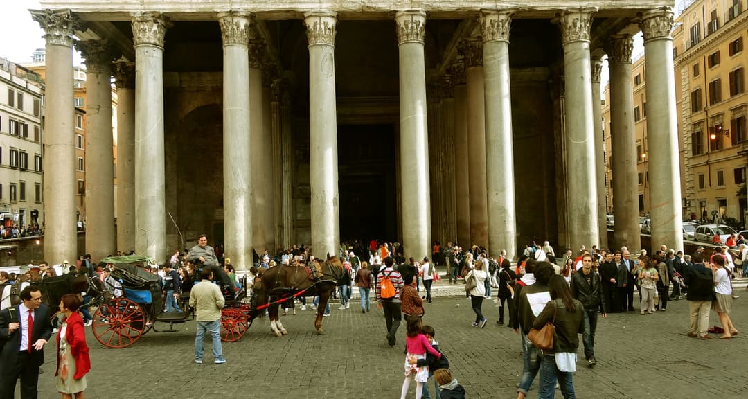 Wide-angle view of the front entrance and portico of the Pantheon.
