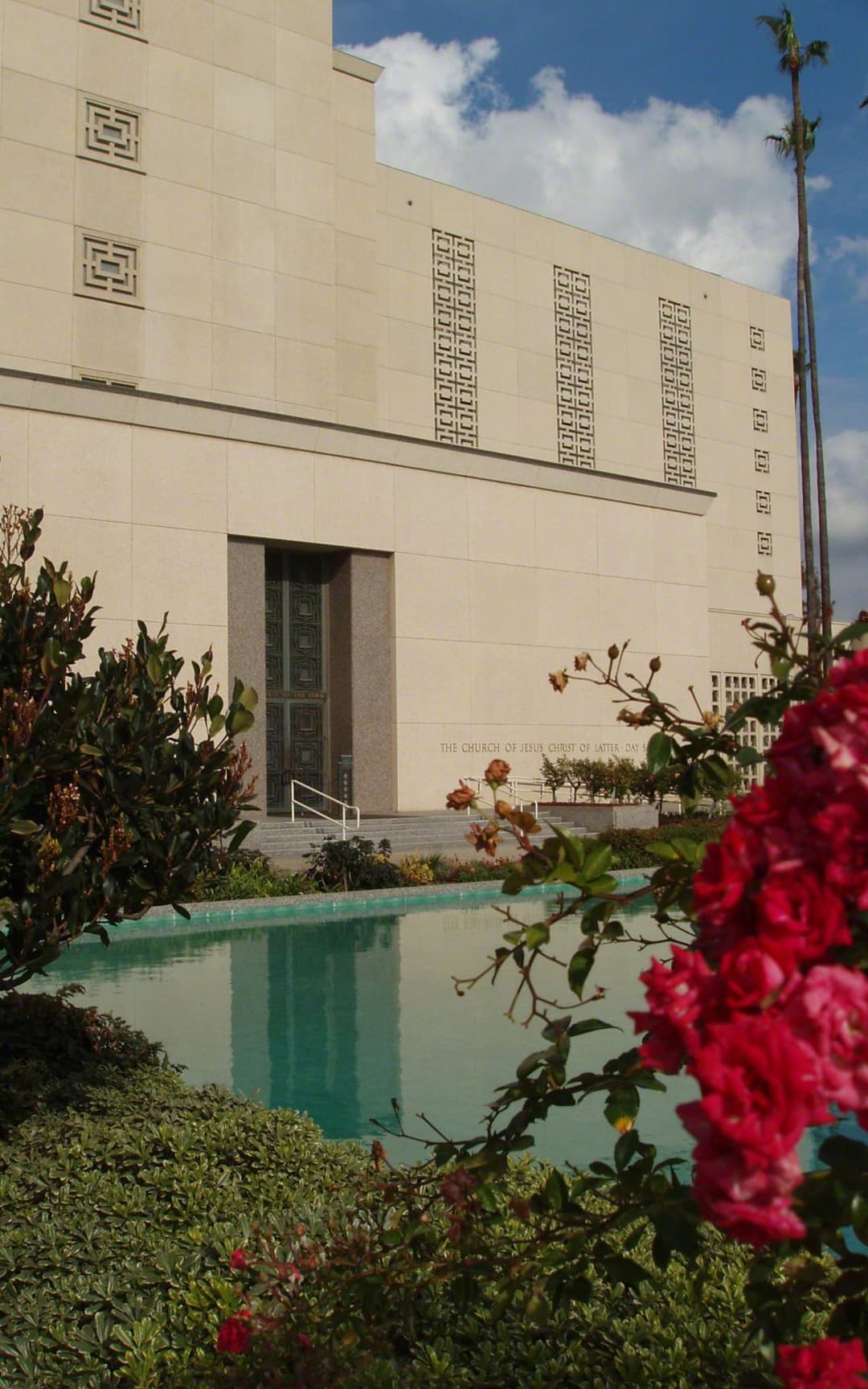 The angel Moroni statue atop the temple.
