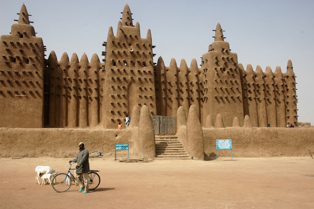 Eastern façade and spires of the Great Mosque of Djenné