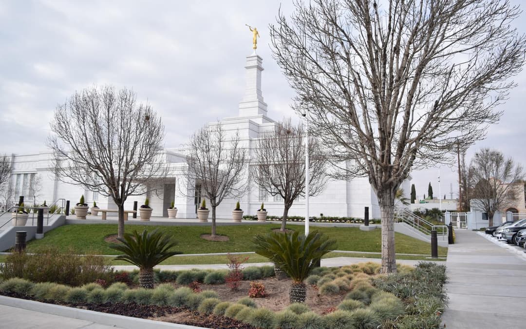 Exterior of the Ciudad Juárez Mexico Temple and its winter gardens.