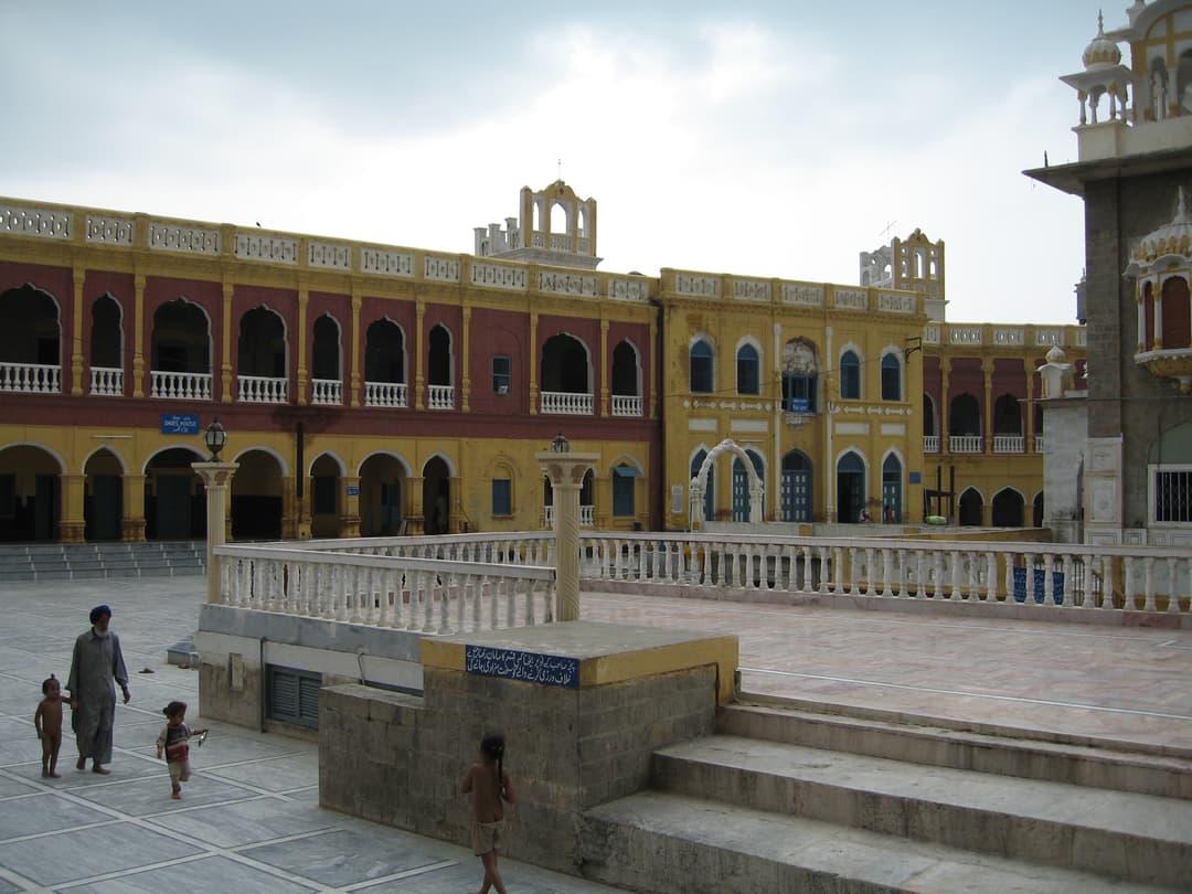 Courtyard and arcaded buildings at Gurdwara Panja Sahib