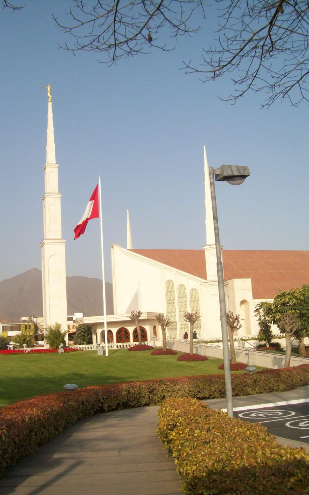 שטחי בית המקדש מעוצבים להפליא.