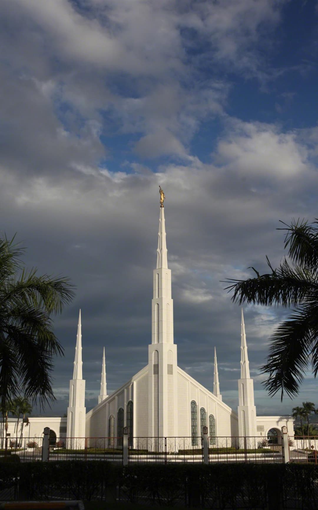 Les jardins du temple offrent un environnement paisible.