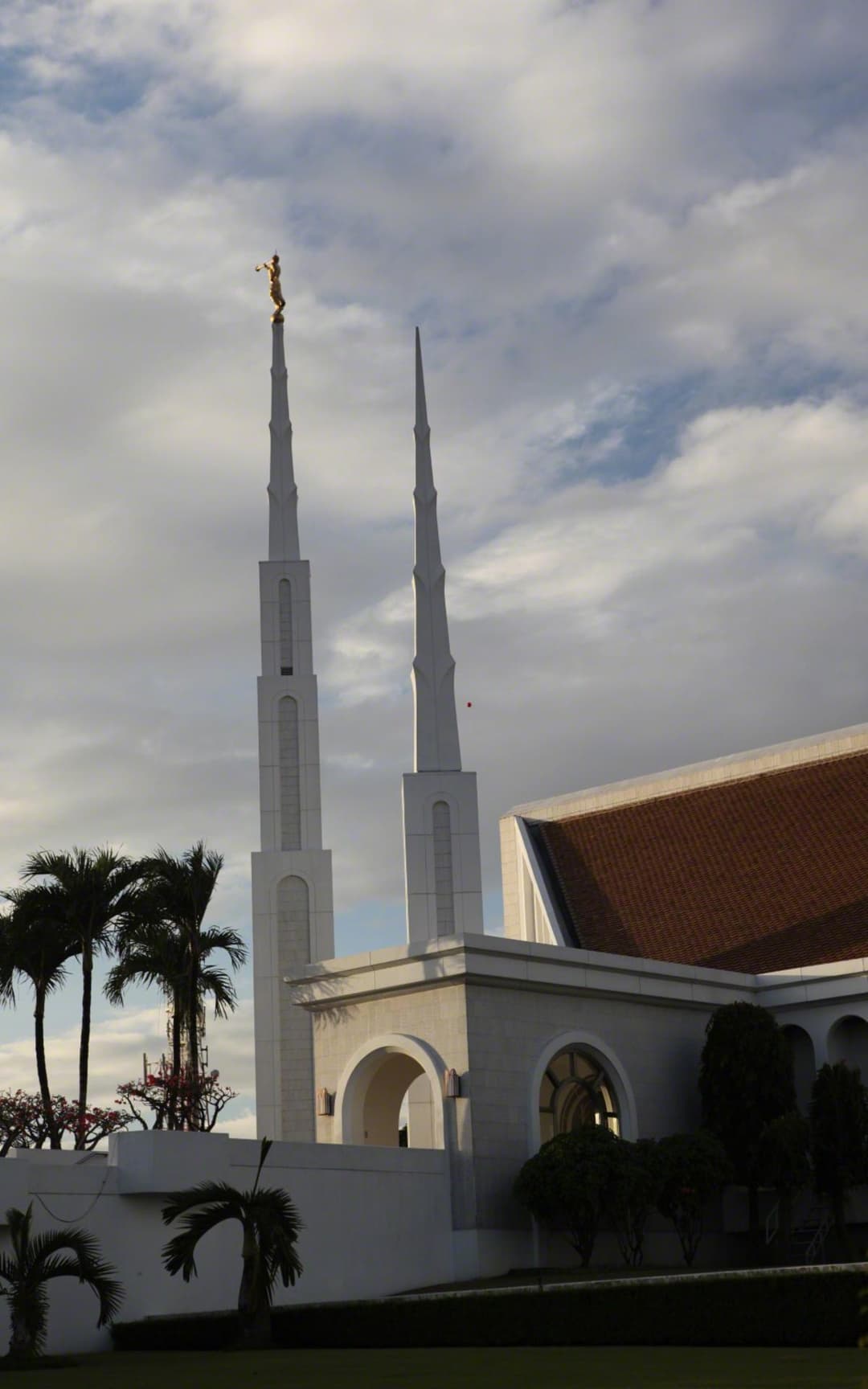 Une autre vue de l'extérieur du temple.
