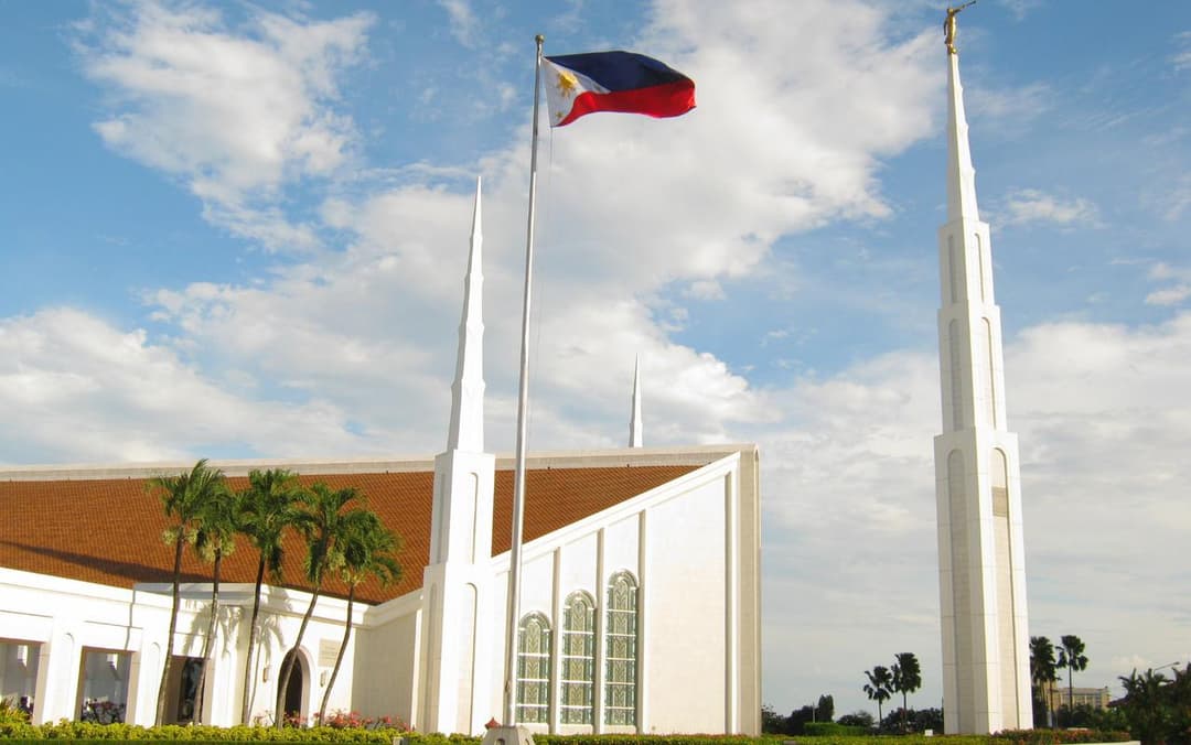 Le temple est un phare de foi aux Philippines.