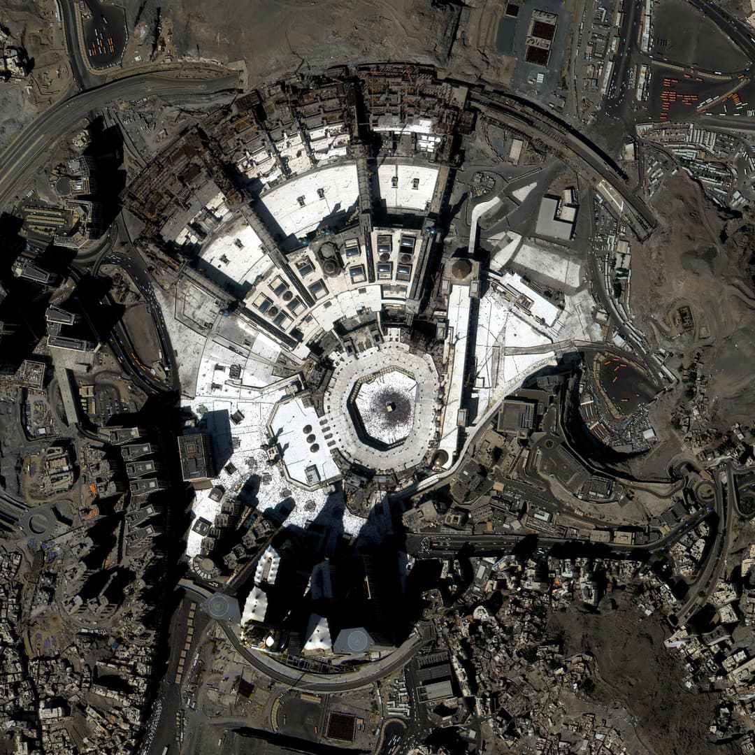 Overhead satellite view of the Masjid al-Haram complex in Mecca.
