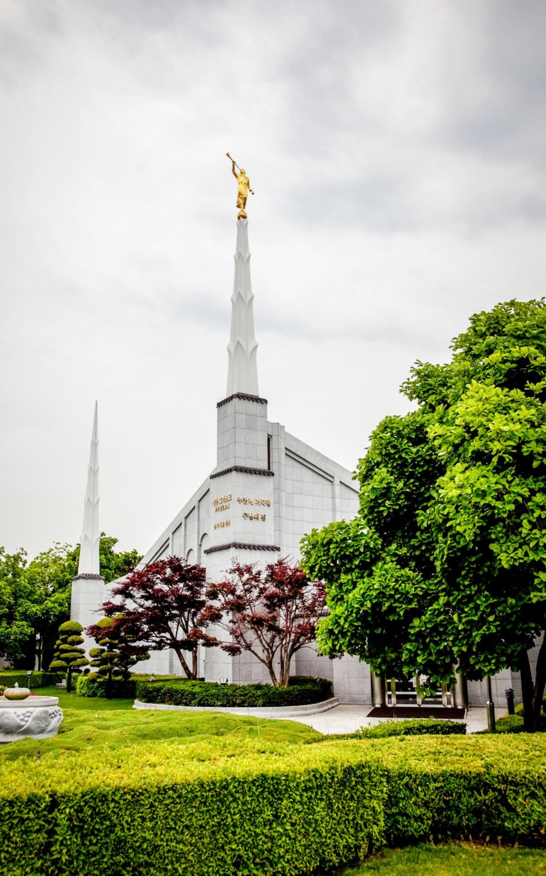 The temple's exterior is finished with granite quarried from Korean mountains.