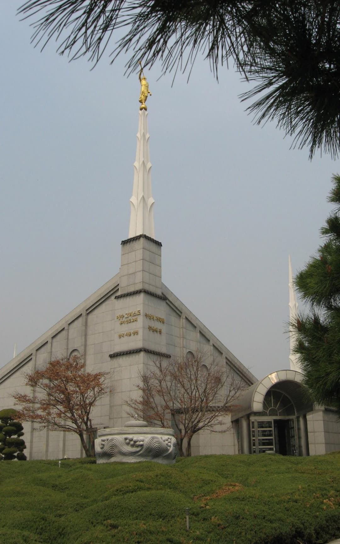 The temple's six-spire design is a modern adaptation of traditional temple architecture.