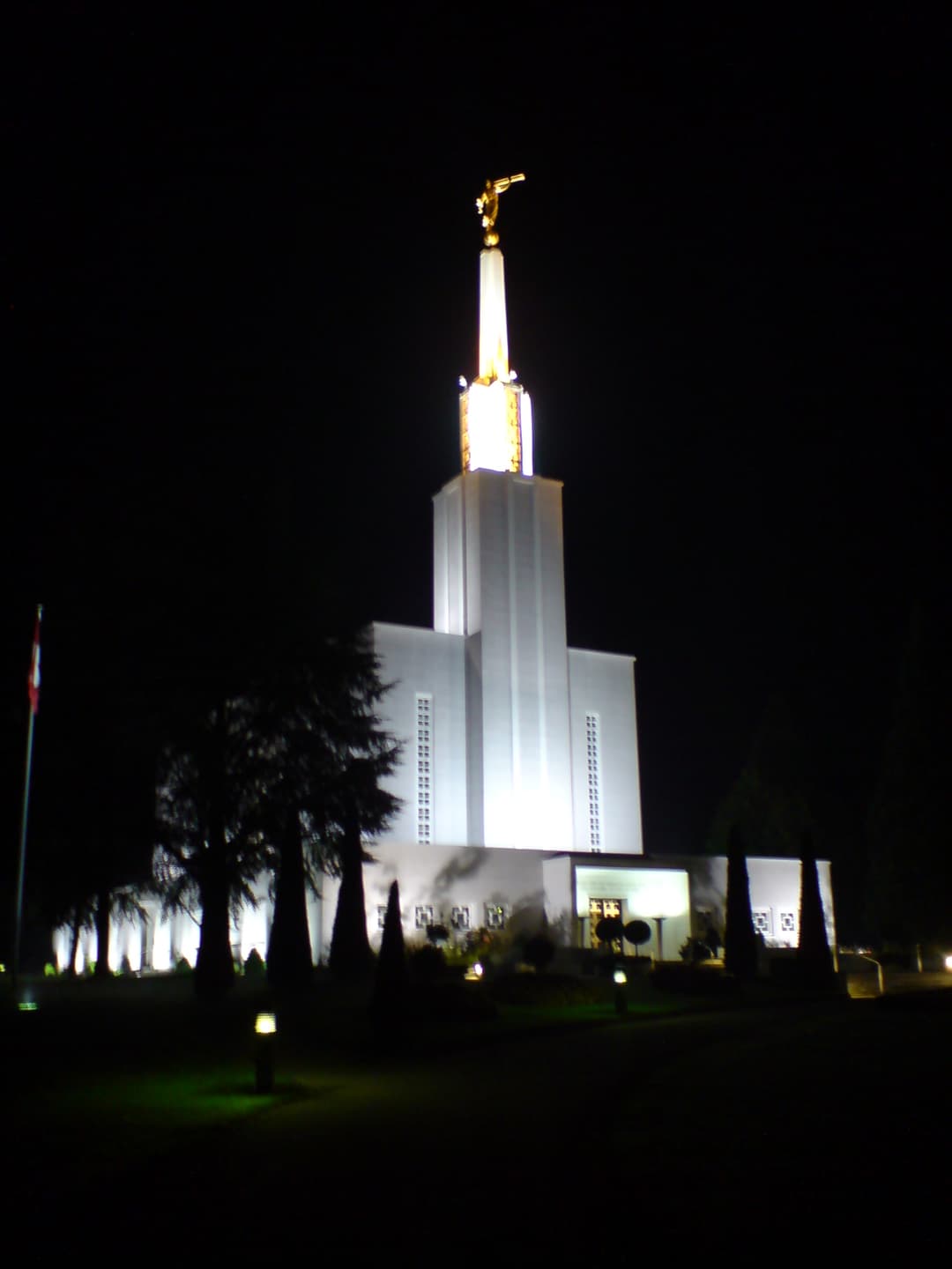 Le temple de Berne, en Suisse, avec son aménagement paysager.