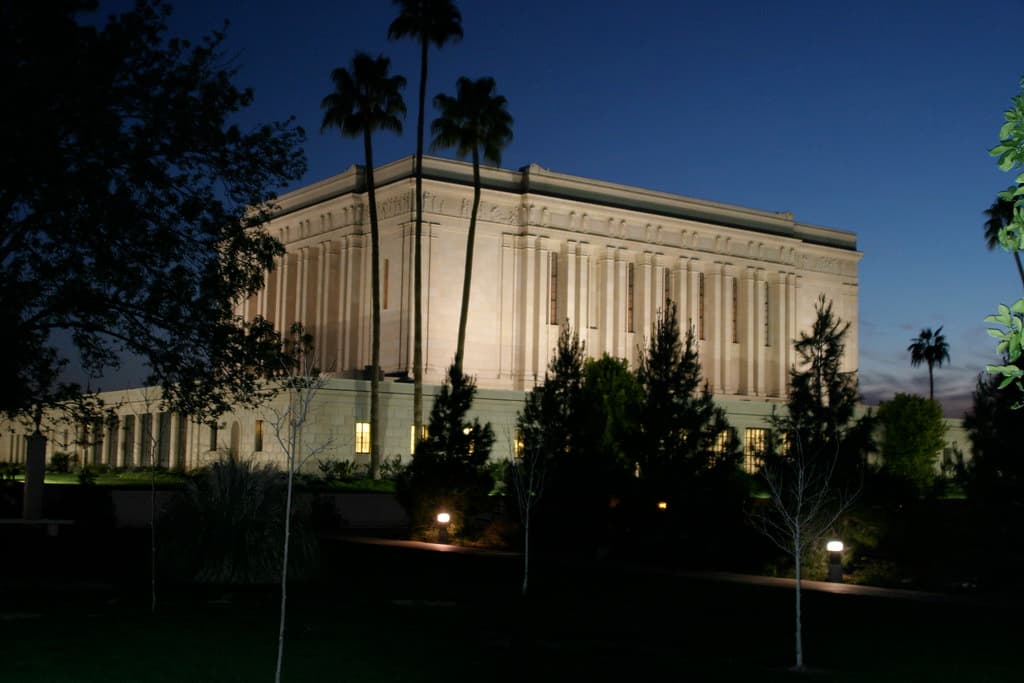 Mesa Arizona Temple at night.