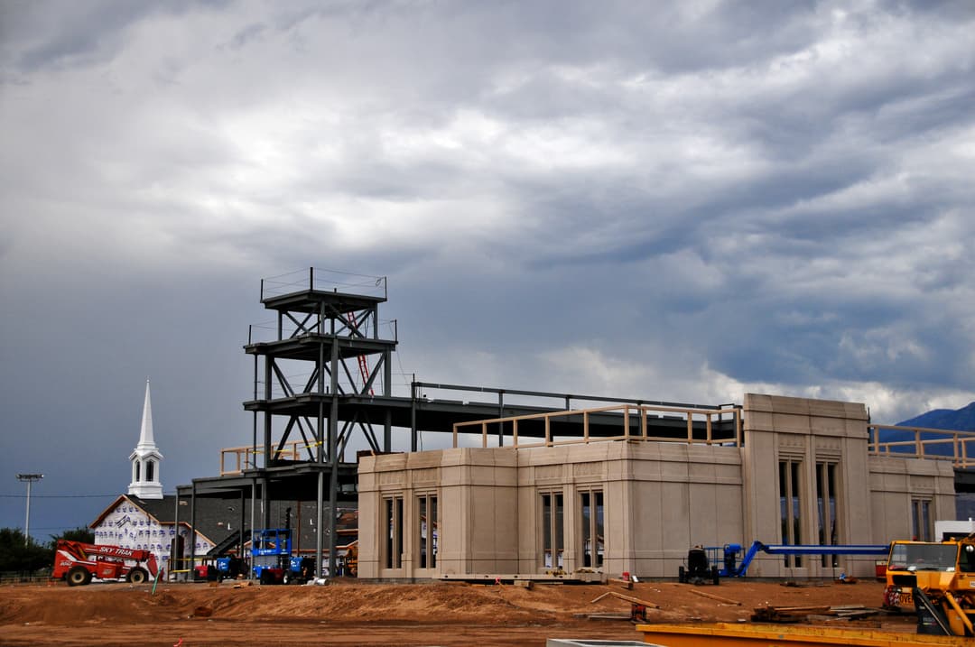 Exterior view of The Gila Valley Arizona Temple under construction.