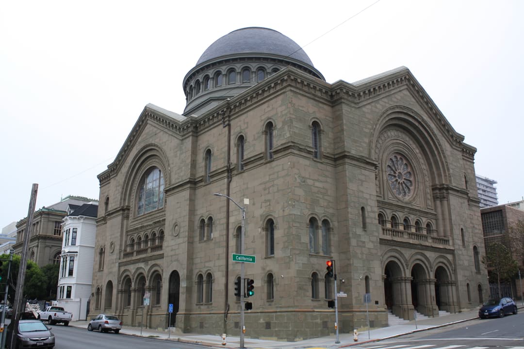 Exterior corner view of Congregation Sherith Israel and its central dome