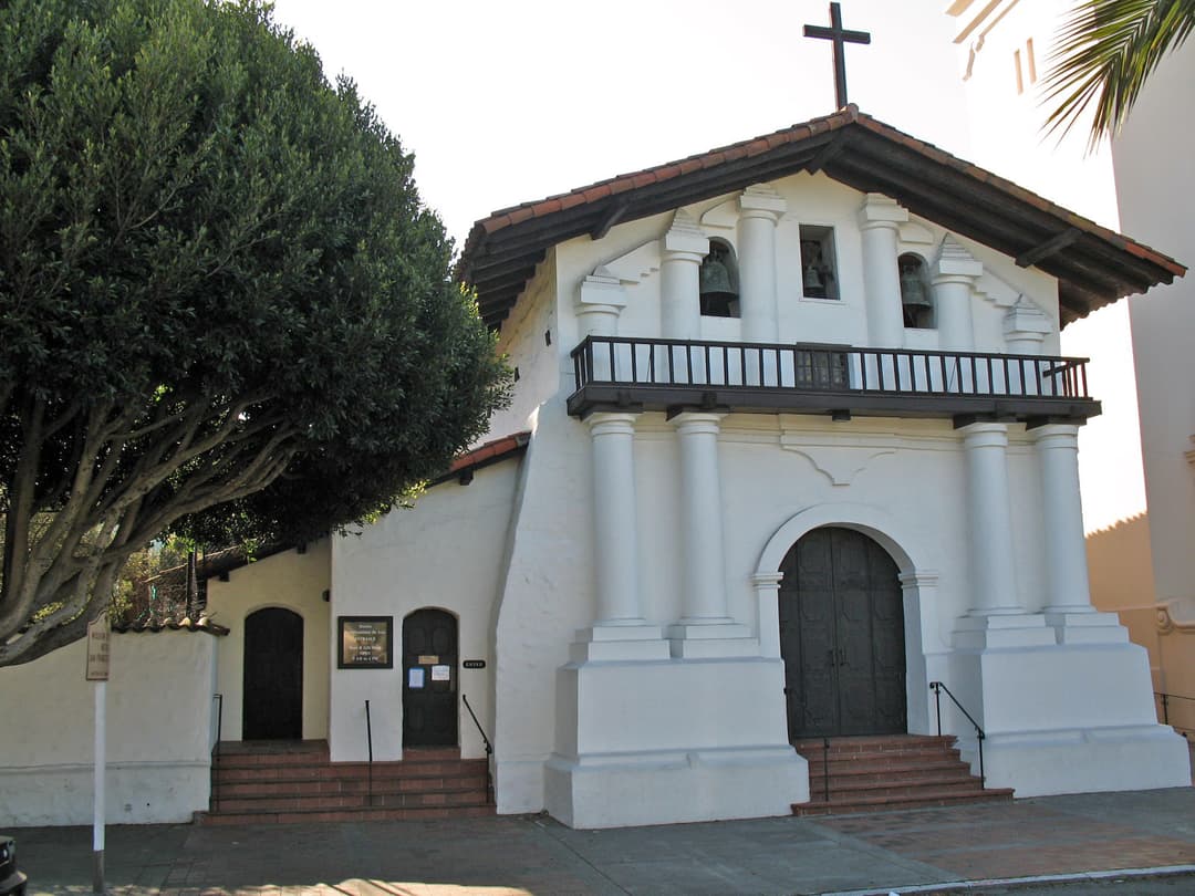 Exterior front facade of the historic Mission San Francisco de Asís chapel.