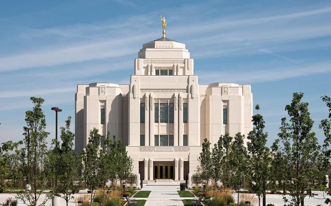 Straight-on exterior of Meridian Idaho Temple with Angel Moroni.