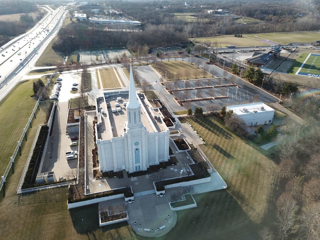 Aerial view of the St. Louis Missouri Temple exterior and grounds.