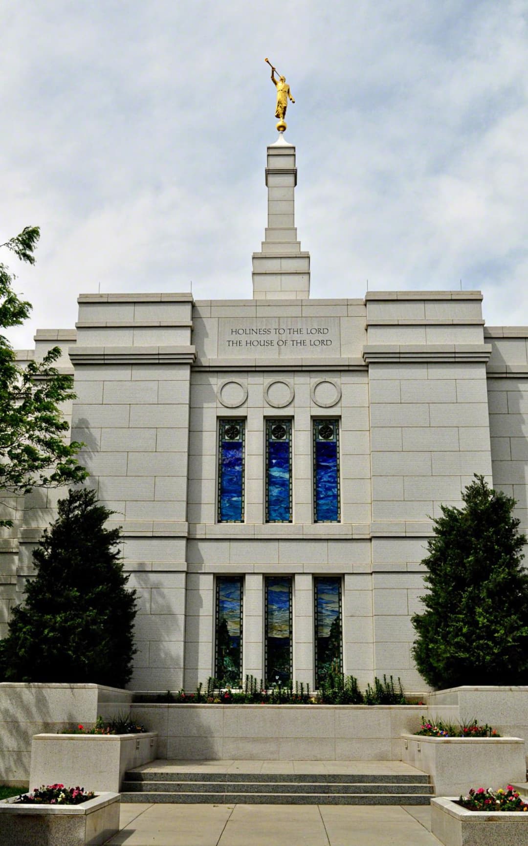 Front facade and spire of the Winter Quarters Nebraska Temple.