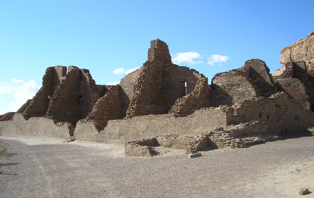 Exterior view of ruined sandstone masonry walls at Pueblo Bonito.