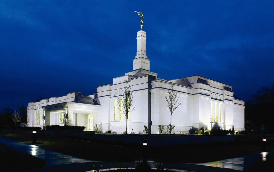 Wide shot of Medford Oregon Temple at twilight, with Angel Moroni.