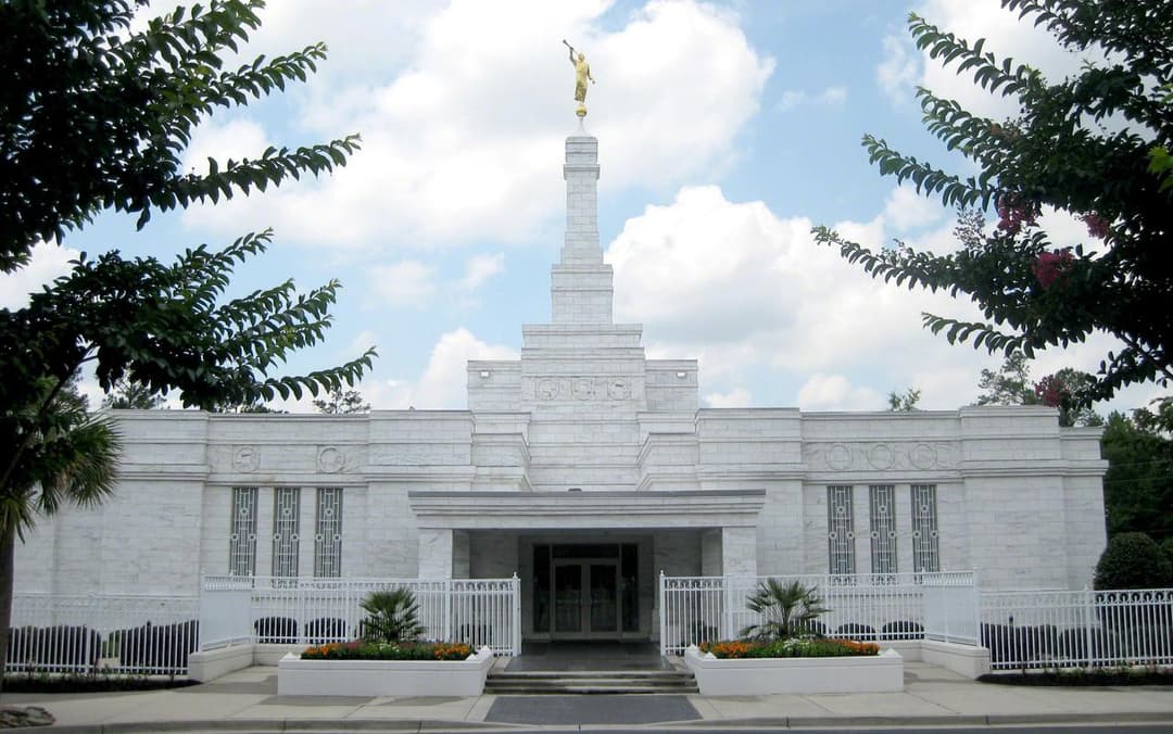 Symmetrical front entrance of the Columbia South Carolina Temple, daytime.