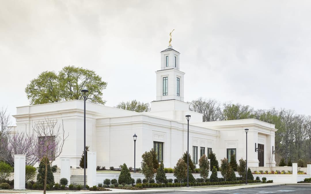 Daytime exterior of Memphis Tennessee Temple with single spire.
