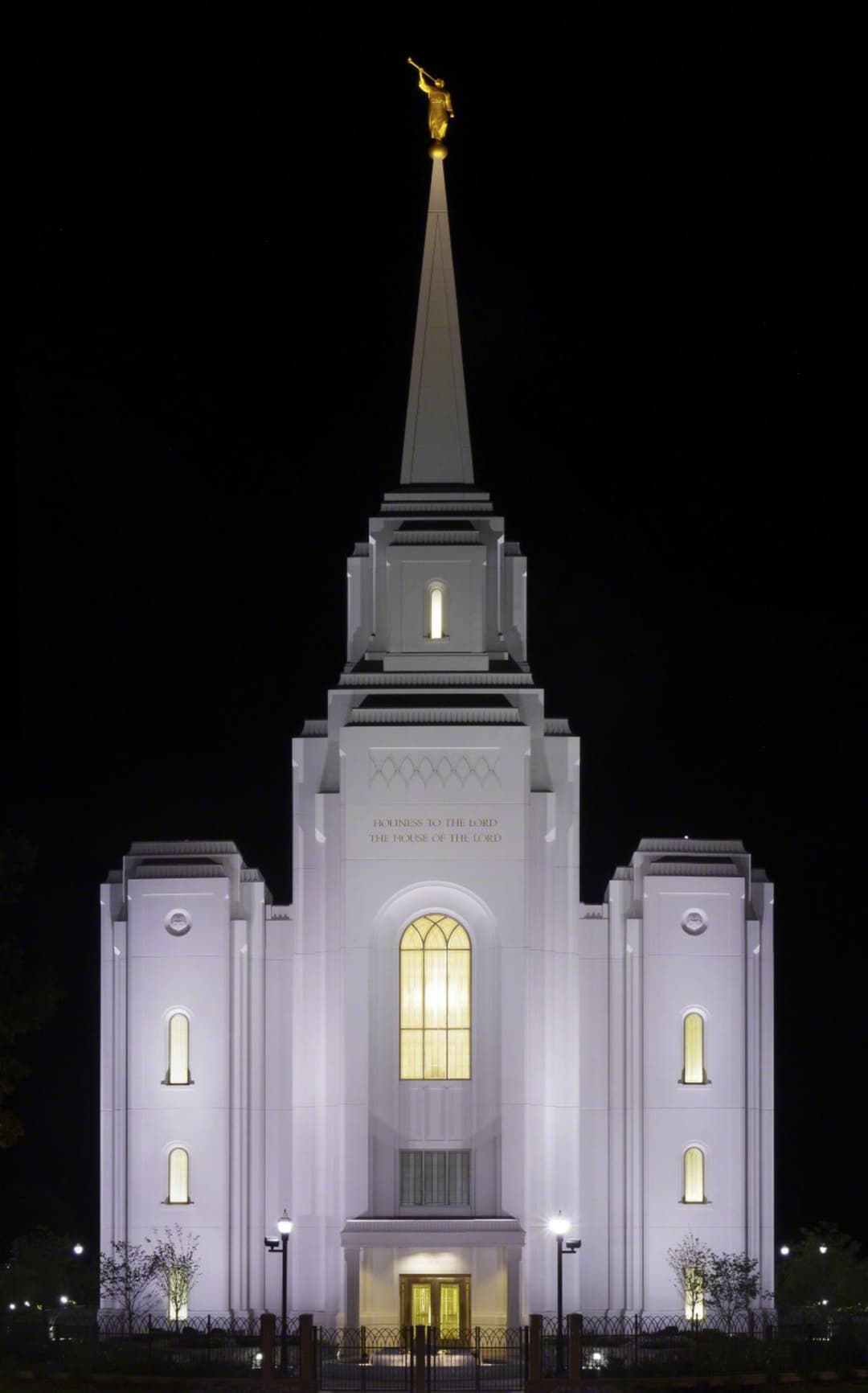 The gold-leafed Angel Moroni statue standing atop the eastern spire.
