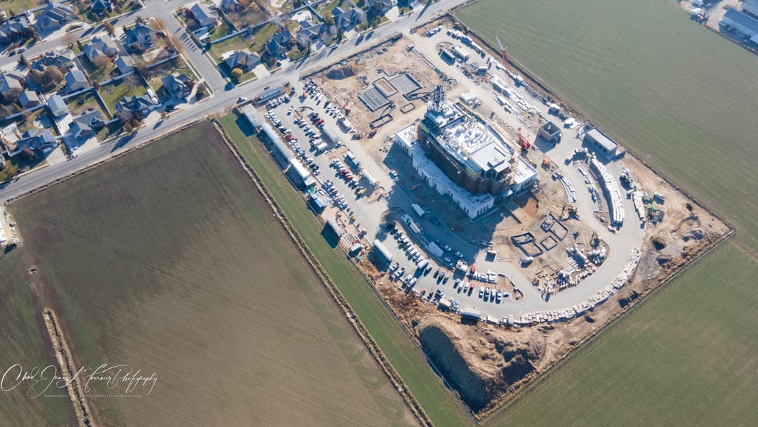 Aerial view of the Syracuse Utah Temple under construction.