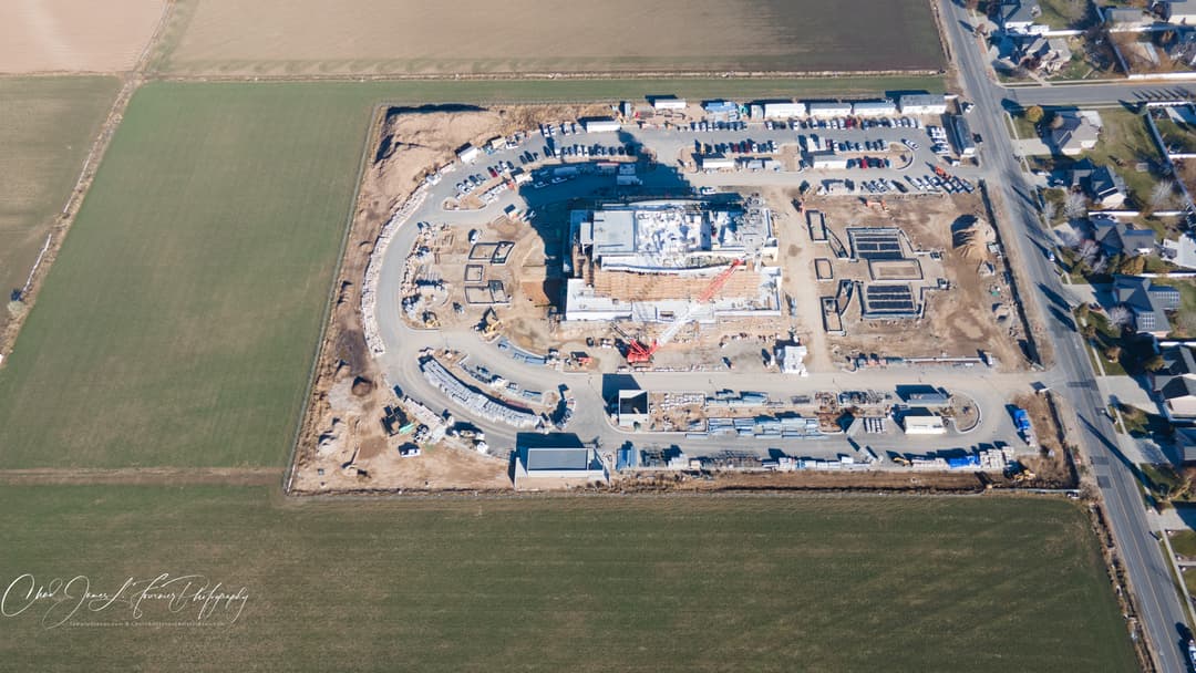 Aerial view of the Syracuse Utah Temple under construction.