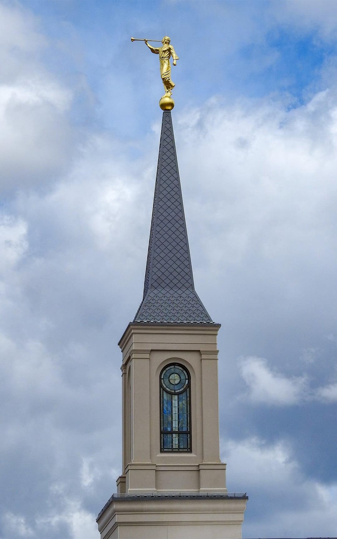 Detail of the spire and golden Angel Moroni statue.