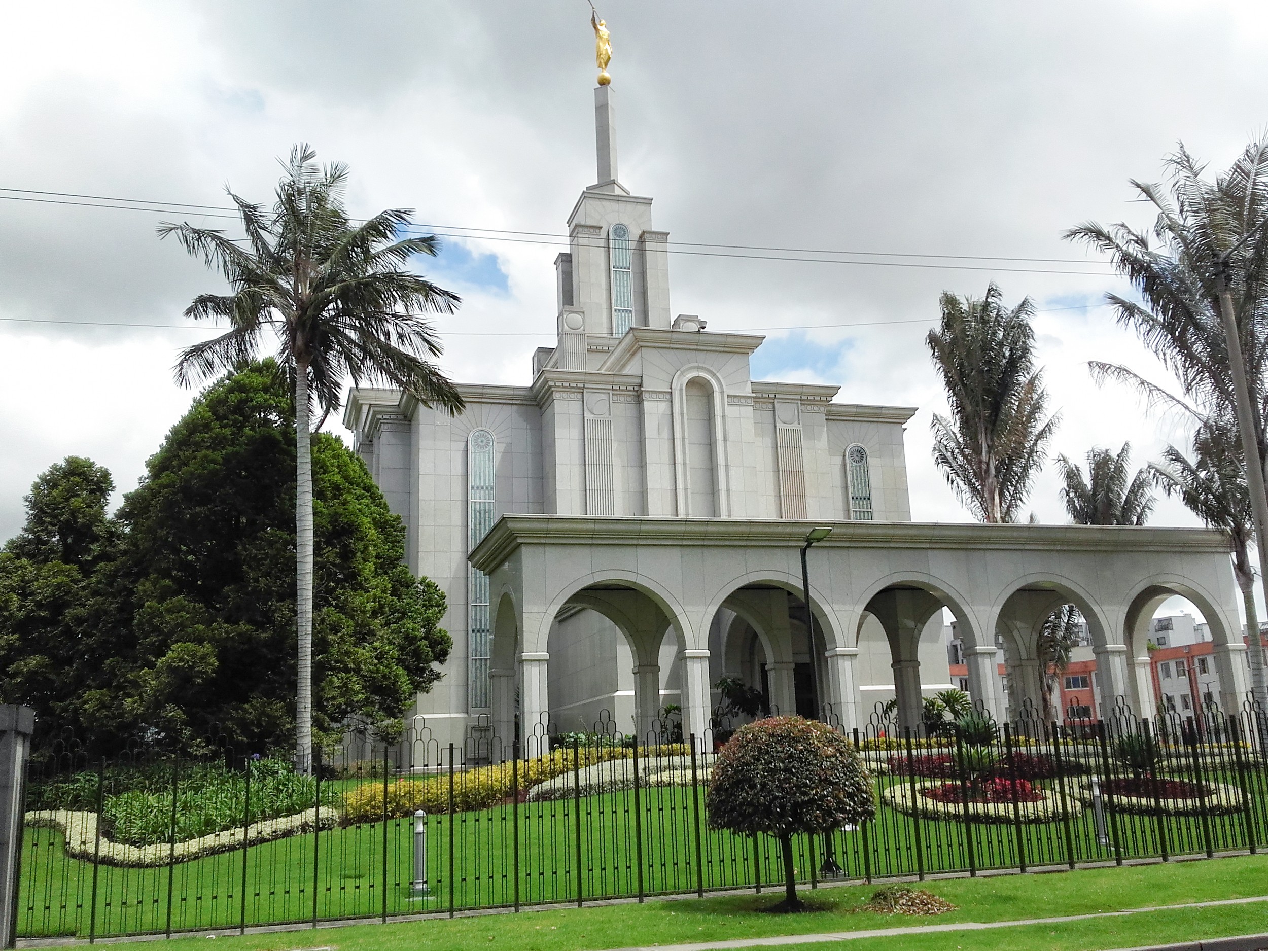 The temple's architecture reflects a blend of modern and classic elements.