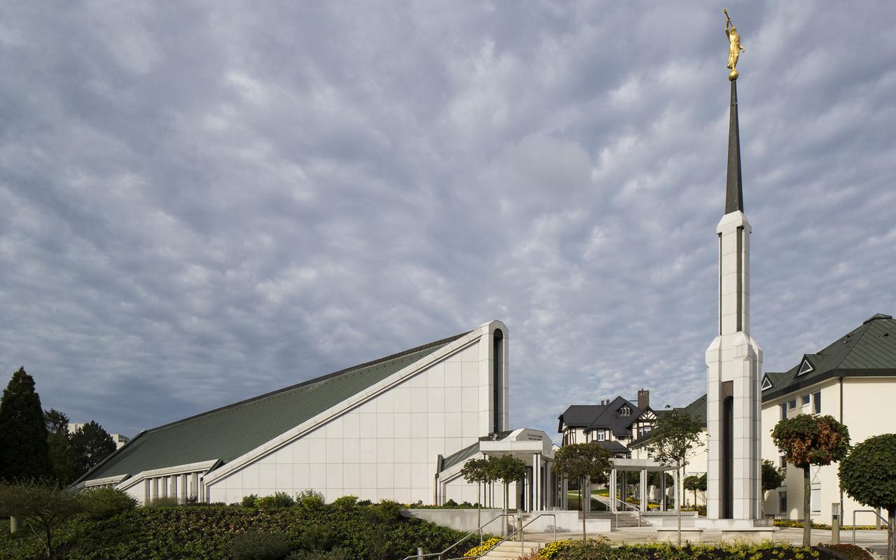 Exterior view of the Frankfurt Germany Temple during the day.