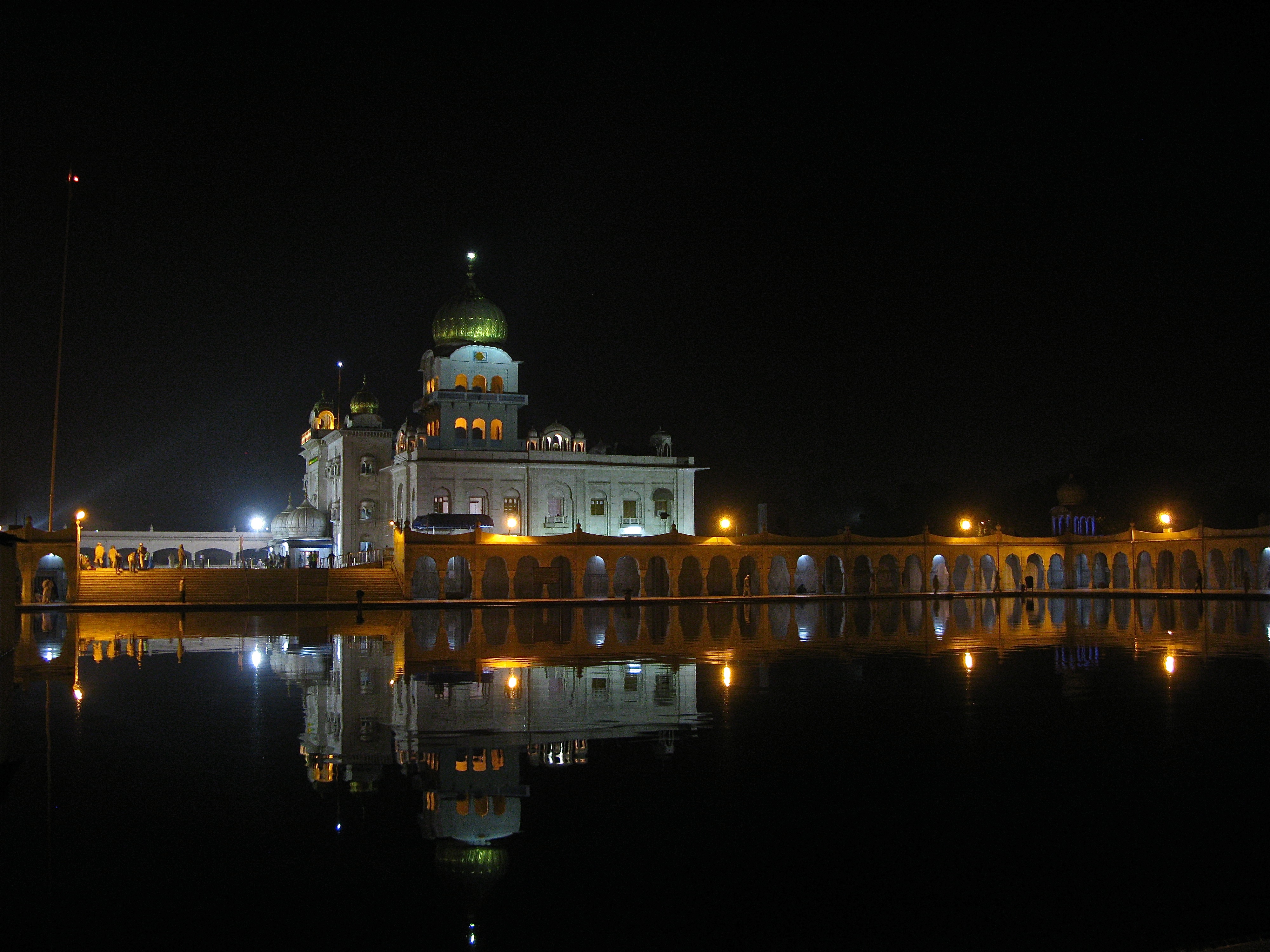 The serene exterior of Gurdwara Bangla Sahib.