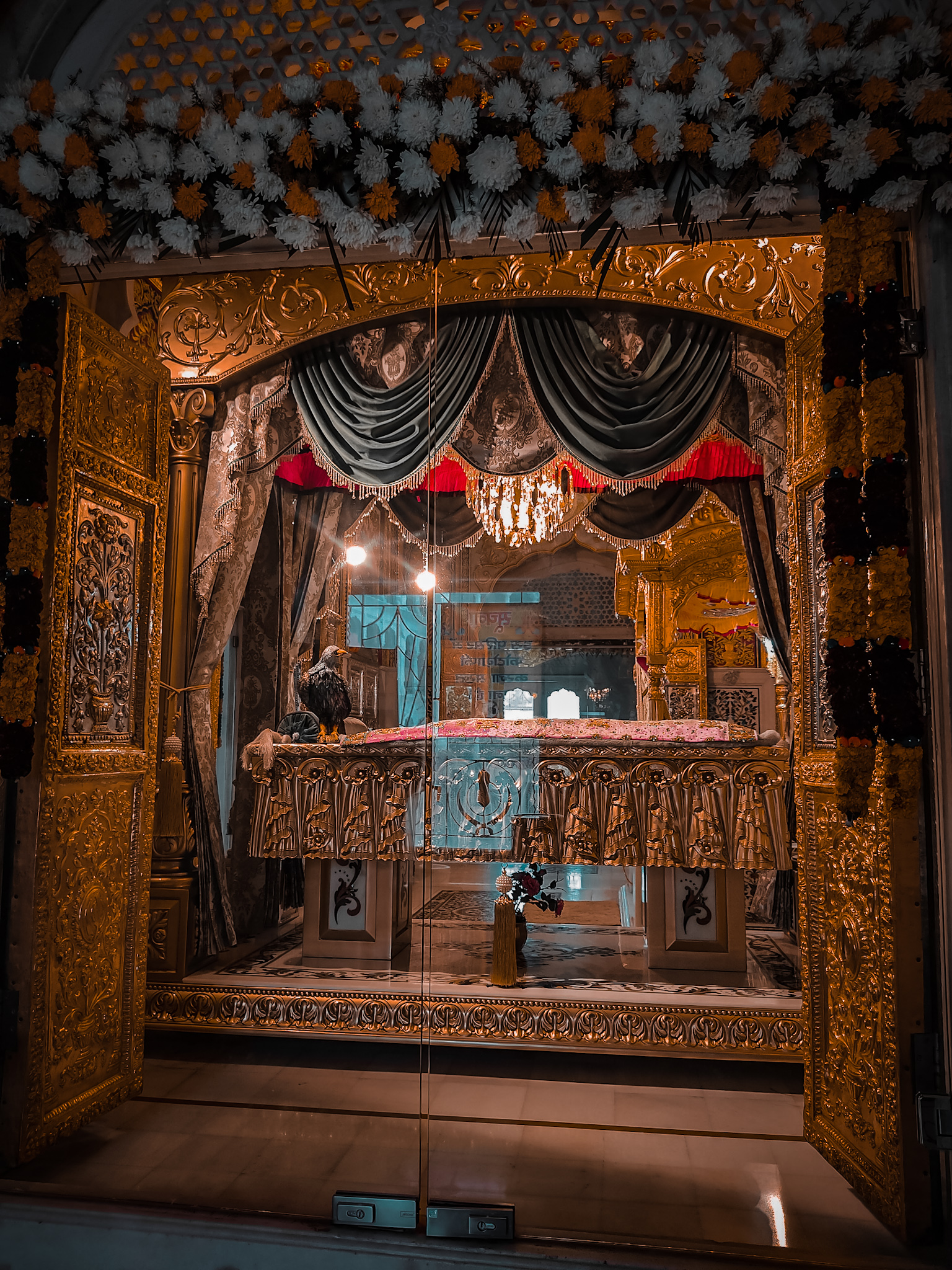 Gurdwara مضاءة في الليل