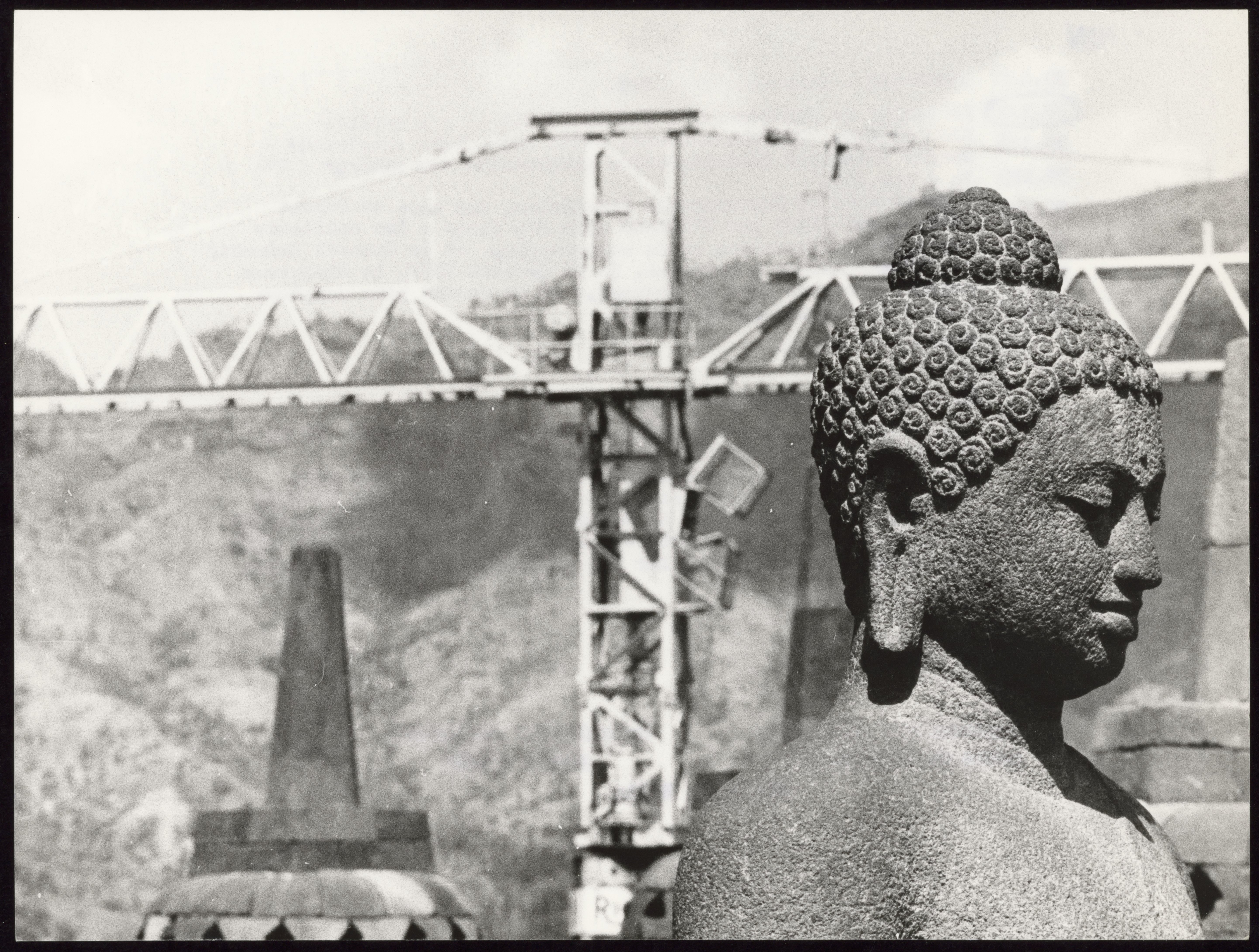 A serene Buddha statue, exuding peace and tranquility.