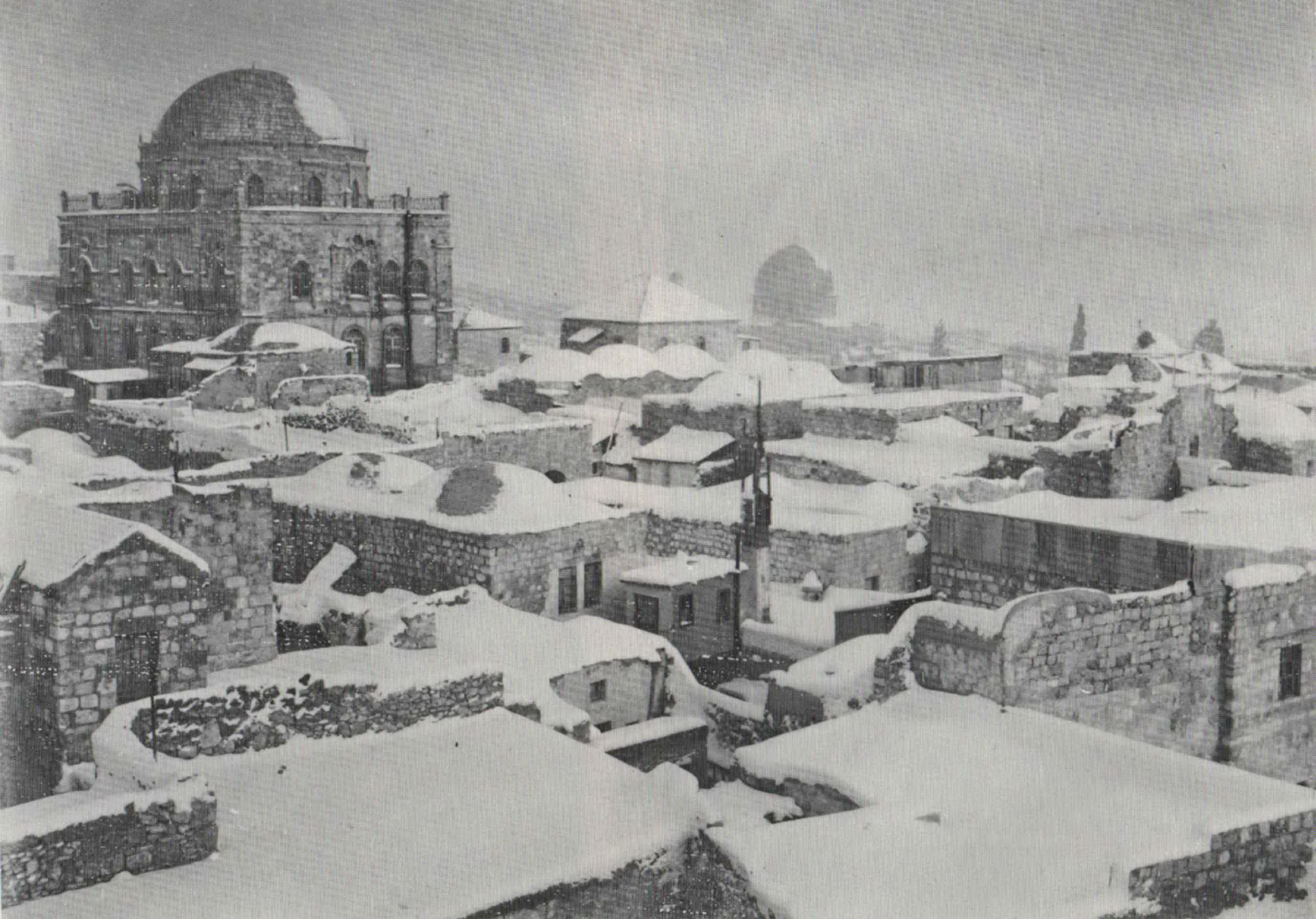 Reconstruction efforts underway at the Tiferet Yisrael Synagogue site.