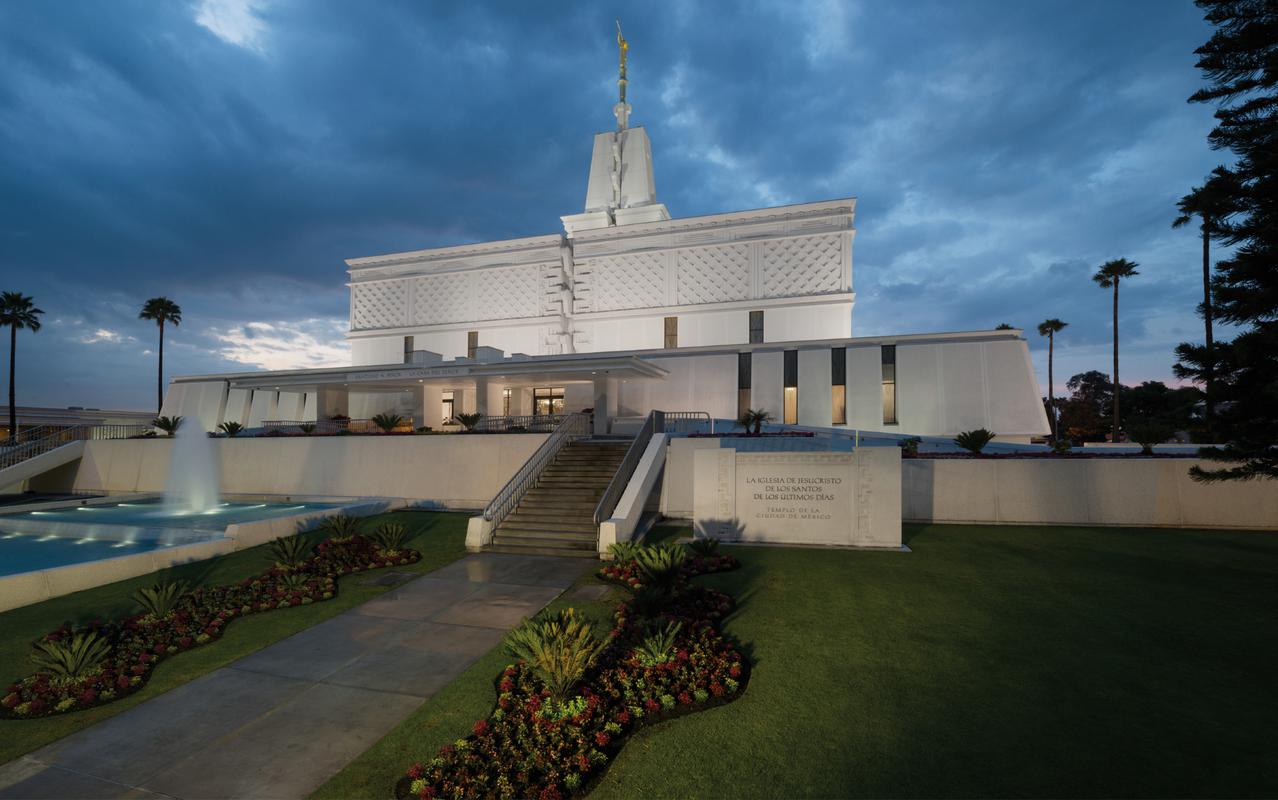 A serene garden on the temple grounds.