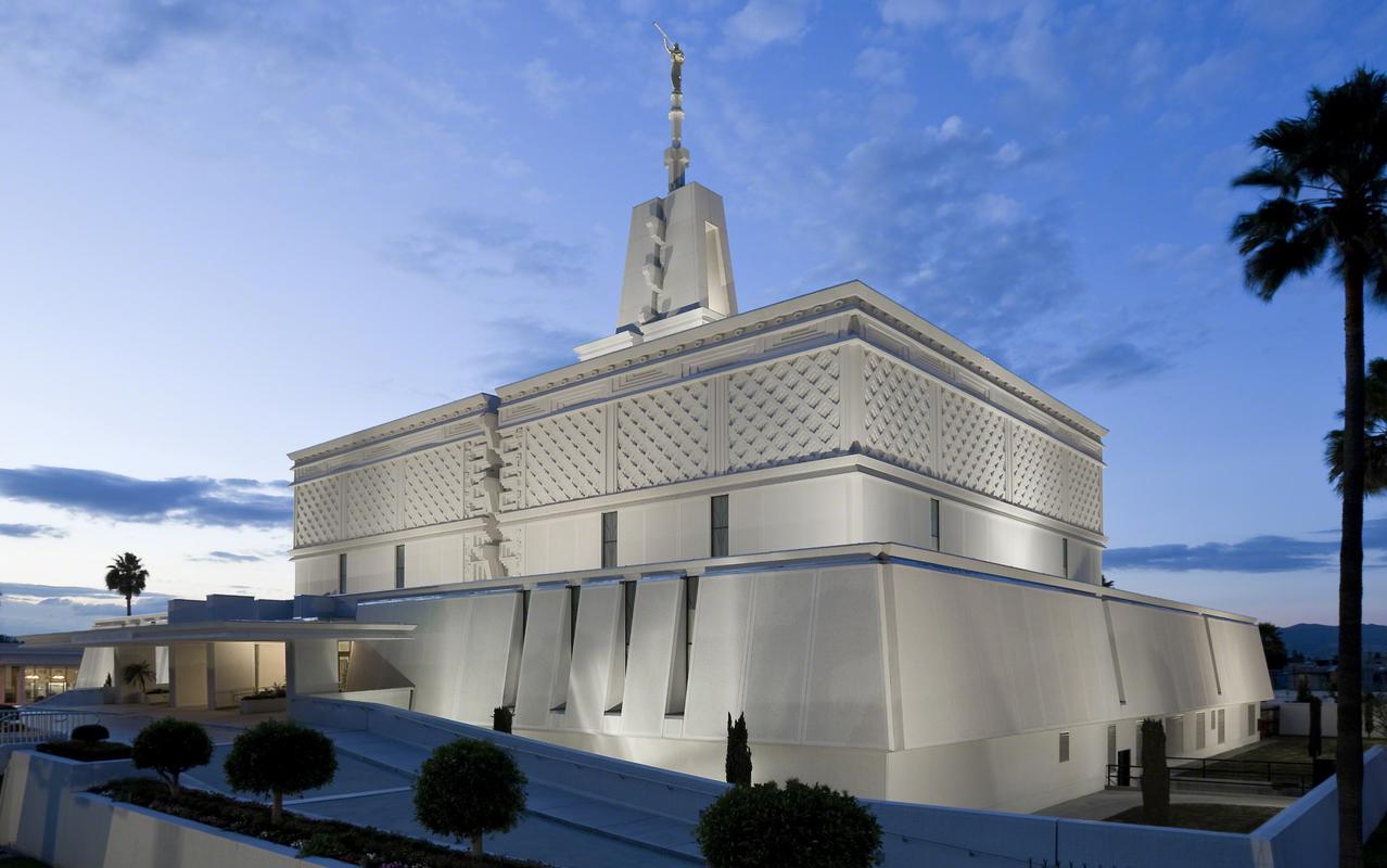 A pathway leading to the temple.