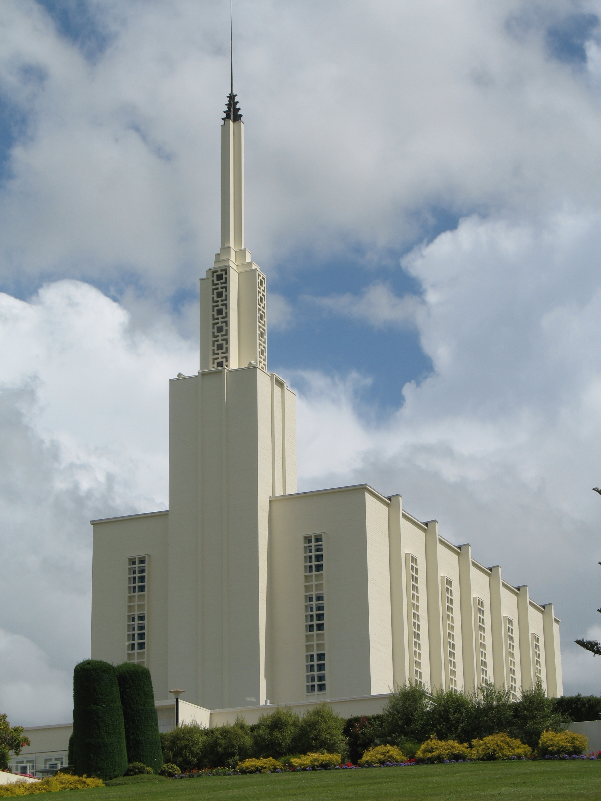 A historical view of the Hamilton New Zealand Temple.