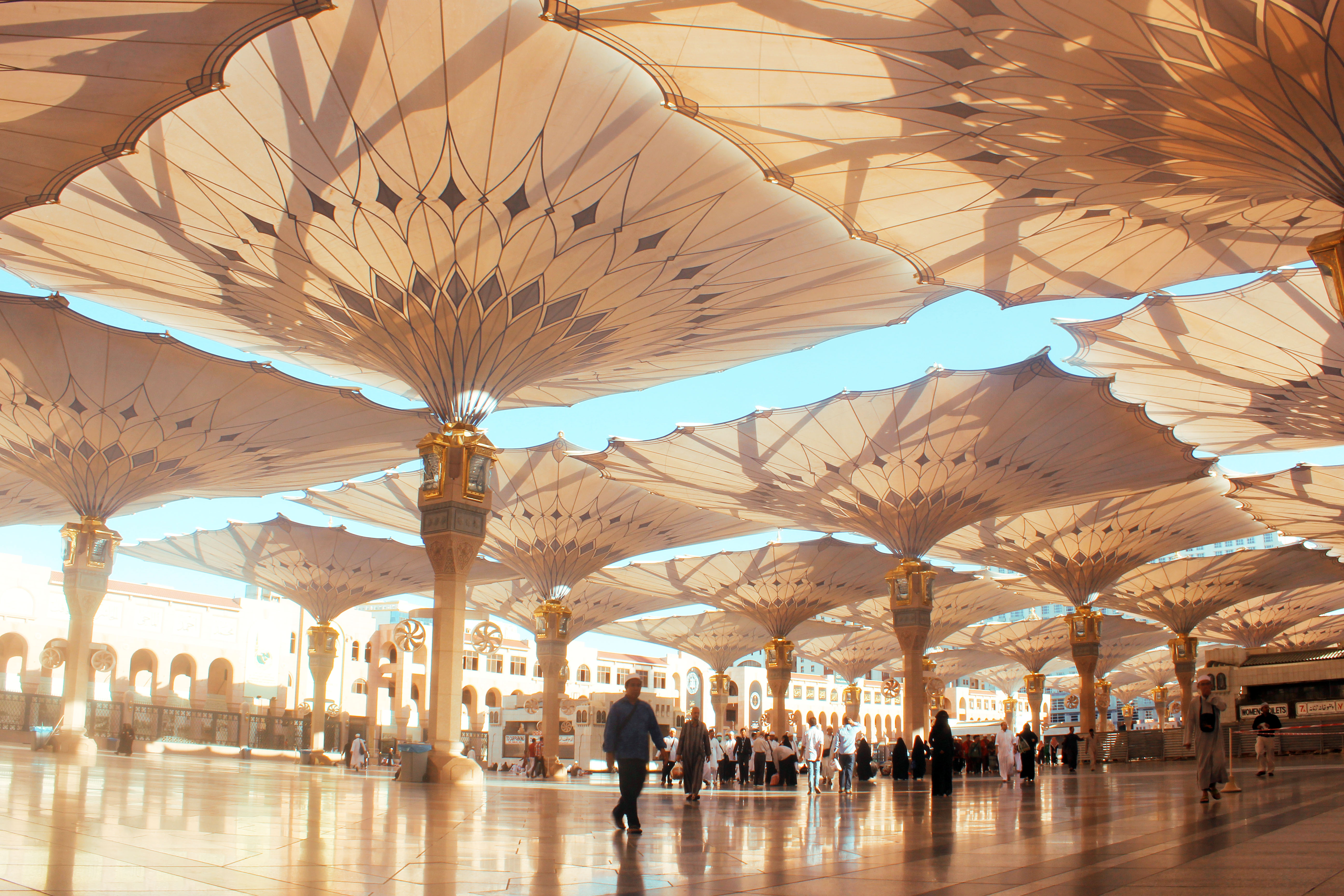 A panoramic view of the mosque and its surroundings in Medina.