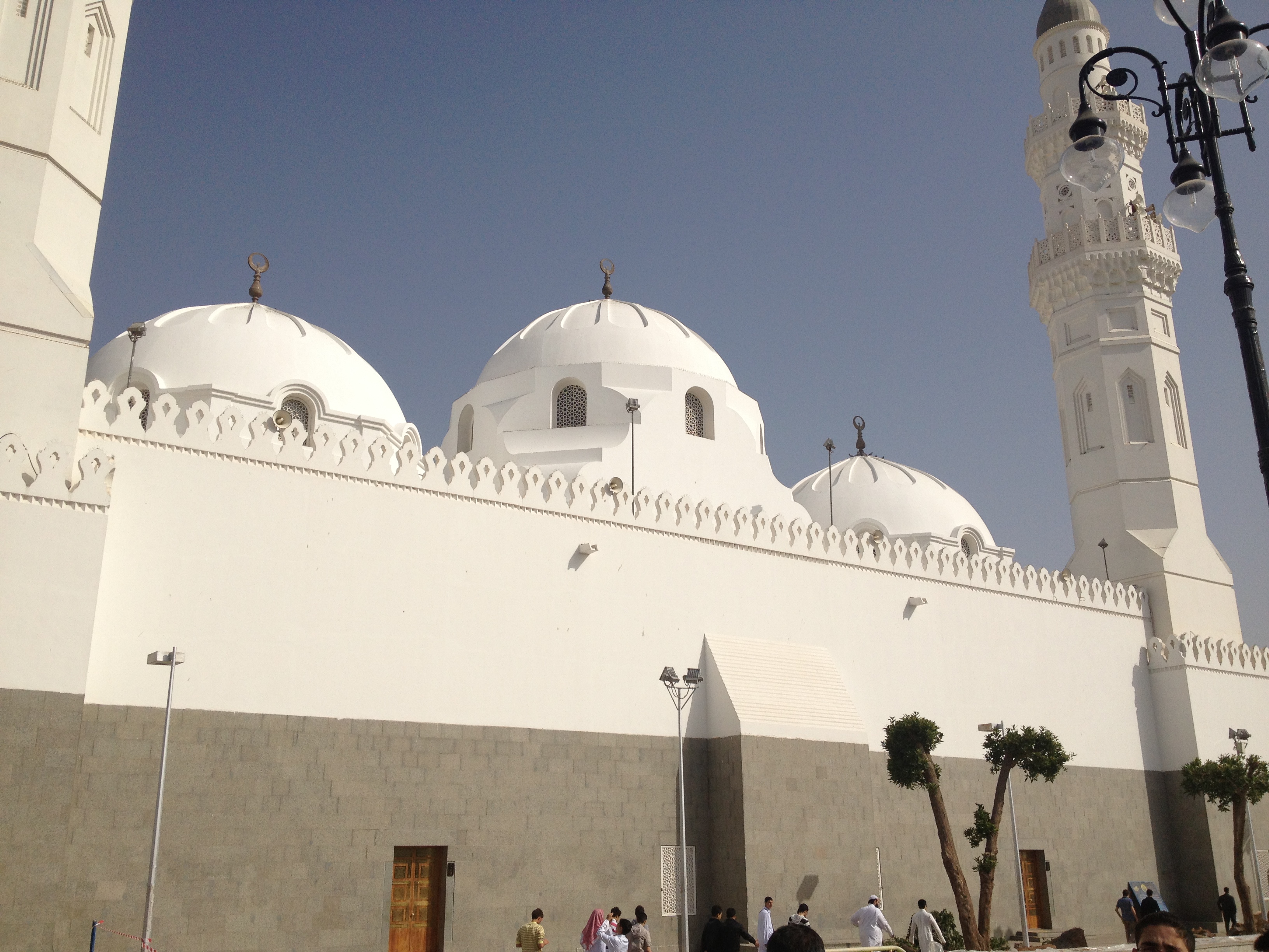 منظور جوي لمسجد قباء والمناظر الطبيعية المحيطة به.